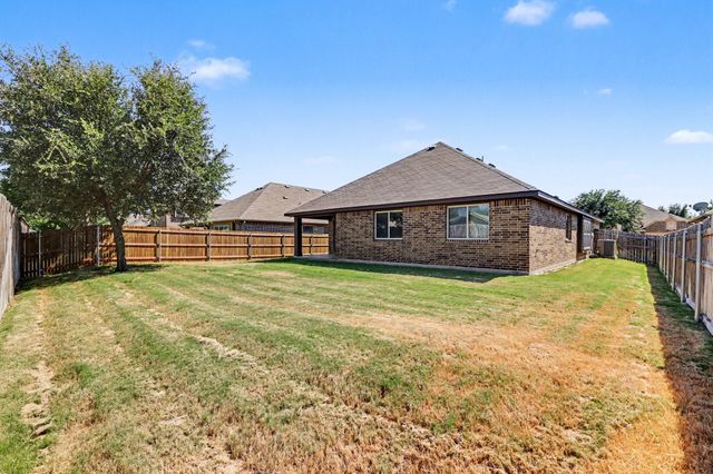 8305 Spitfire Trail, Aubrey, TX 76227