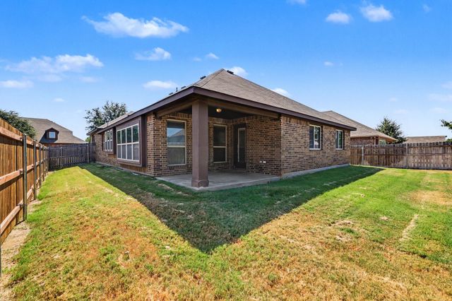 8305 Spitfire Trail, Aubrey, TX 76227