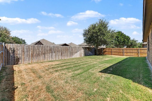 8305 Spitfire Trail, Aubrey, TX 76227