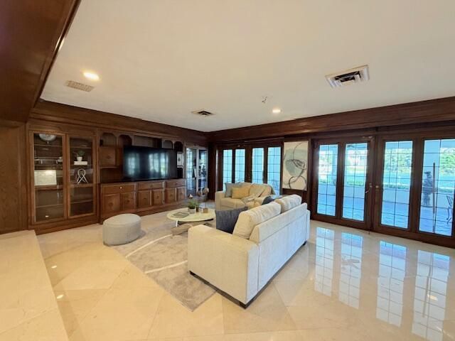 57 Cayuga Road, Sea Ranch Lakes, FL 33308
