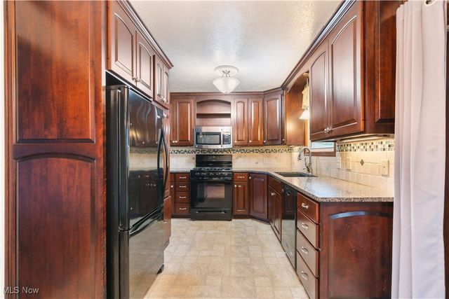 6733 Dale Avenue NW, Massillon, OH 44646