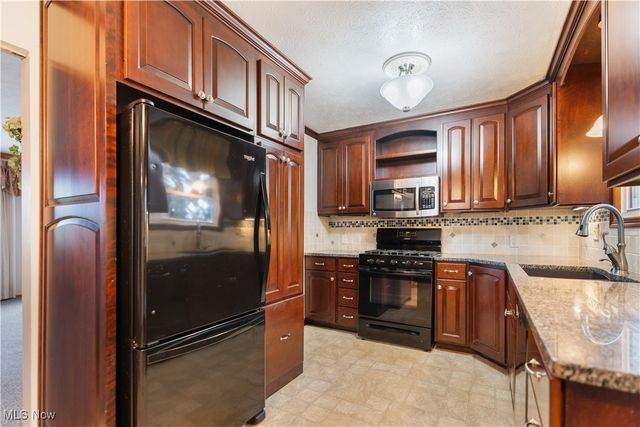 6733 Dale Avenue NW, Massillon, OH 44646