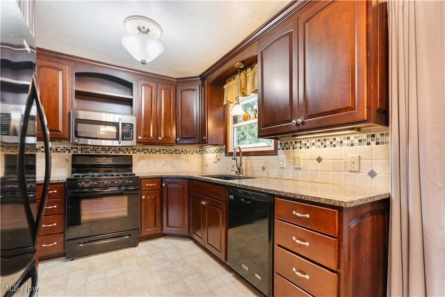 6733 Dale Avenue NW, Massillon, OH 44646