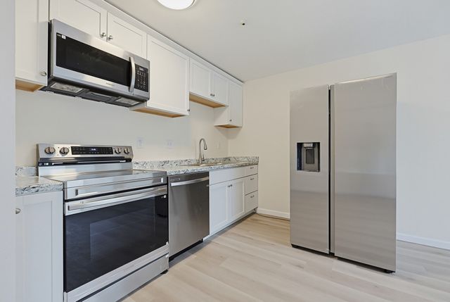 75-77 Colonel Bell Dr 9, Brockton, MA 02301