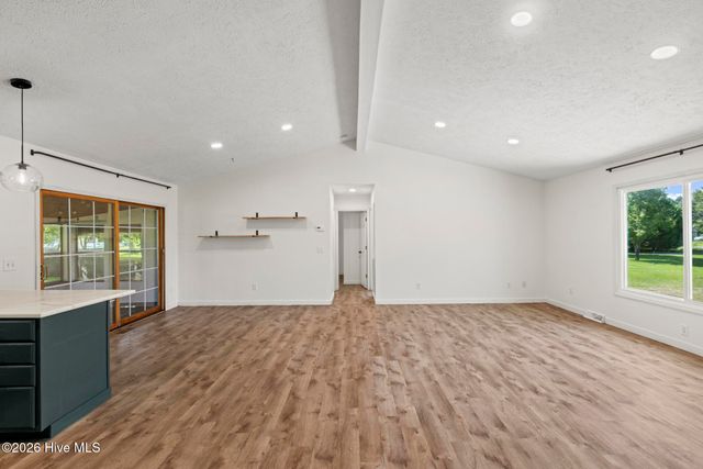 1815 Watts Landing Road, Hampstead, NC 28443