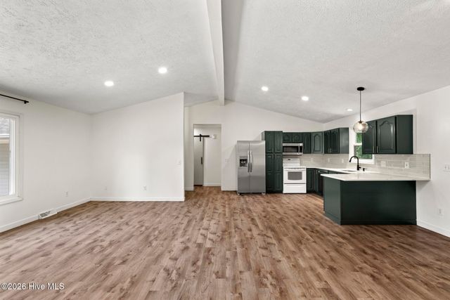 1815 Watts Landing Road, Hampstead, NC 28443