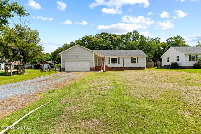 1815 Watts Landing Road, Hampstead, NC 28443