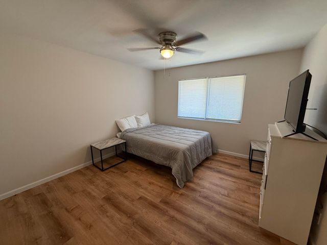 801 N ANN ST 10, Columbia, MO 65201