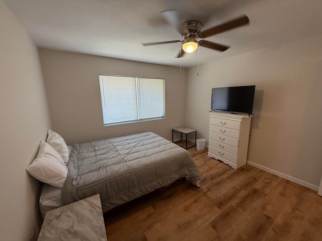 801 N ANN ST 10, Columbia, MO 65201