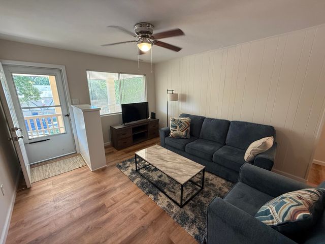 801 N ANN ST 10, Columbia, MO 65201