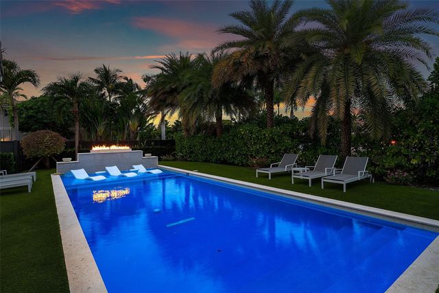 737 NE Boca Bay Colony Drive, Boca Raton, FL 33487