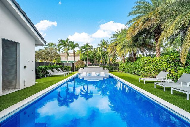 737 NE Boca Bay Colony Drive, Boca Raton, FL 33487