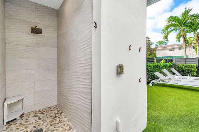 737 NE Boca Bay Colony Drive, Boca Raton, FL 33487