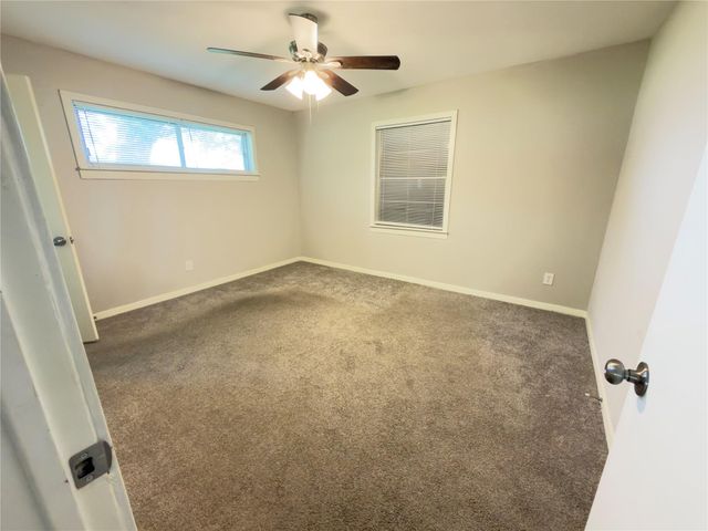 819 W Kyle Road, Clute, TX 77531