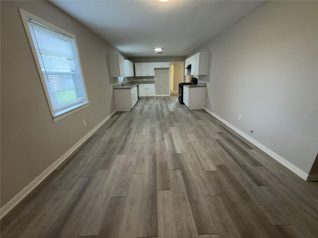 819 W Kyle Road, Clute, TX 77531