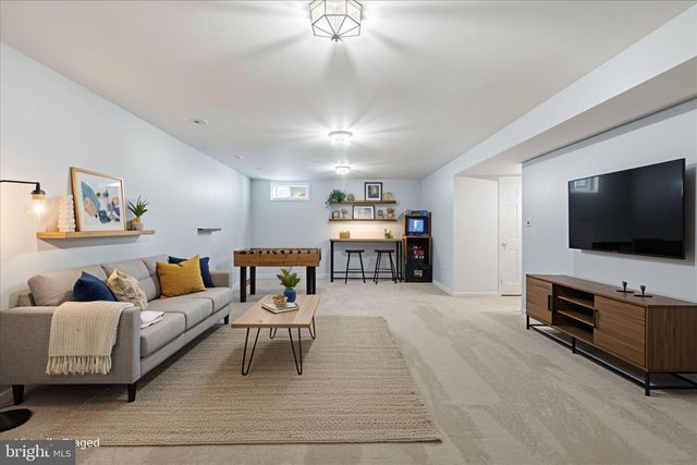 9477 BANKHEAD DR, Manassas, VA 20110