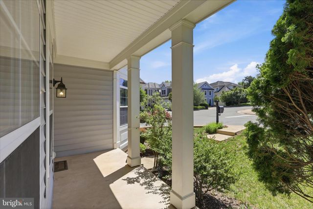 9477 BANKHEAD DR, Manassas, VA 20110