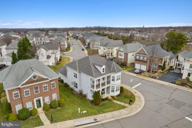 9477 BANKHEAD DR, Manassas, VA 20110