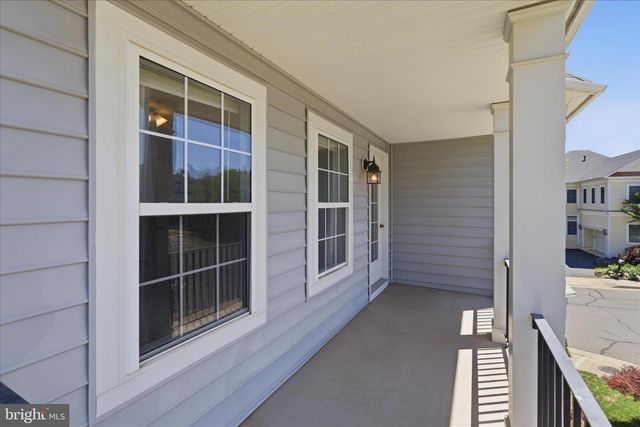 9477 BANKHEAD DR, Manassas, VA 20110