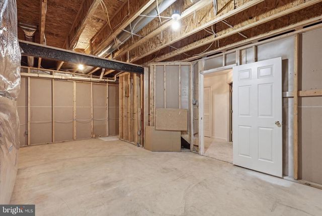 9477 BANKHEAD DR, Manassas, VA 20110