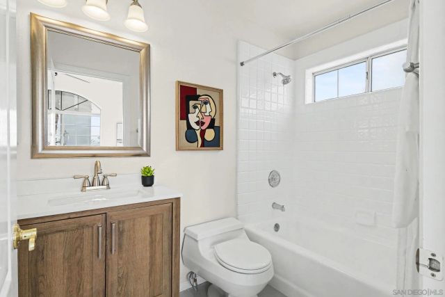 919 W Lewis St 1, San Diego, CA 92103