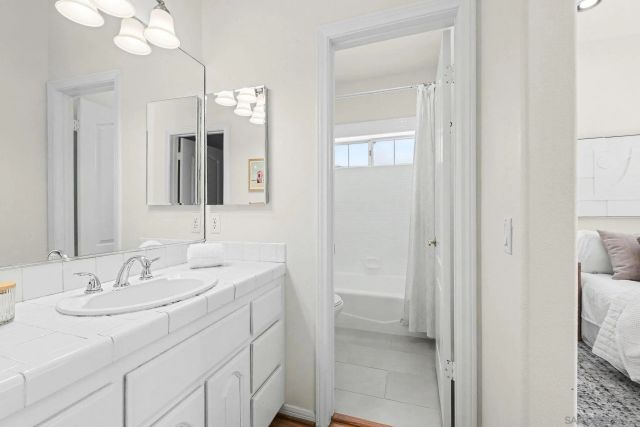 919 W Lewis St 1, San Diego, CA 92103
