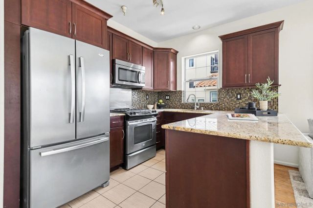919 W Lewis St 1, San Diego, CA 92103