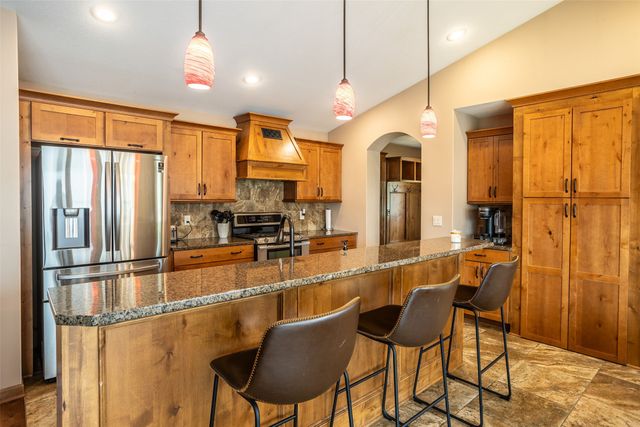2202 Hearthstone Circle SW, Altoona, IA 50009