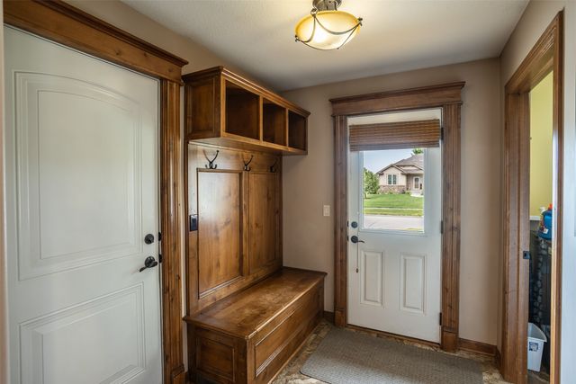 2202 Hearthstone Circle SW, Altoona, IA 50009