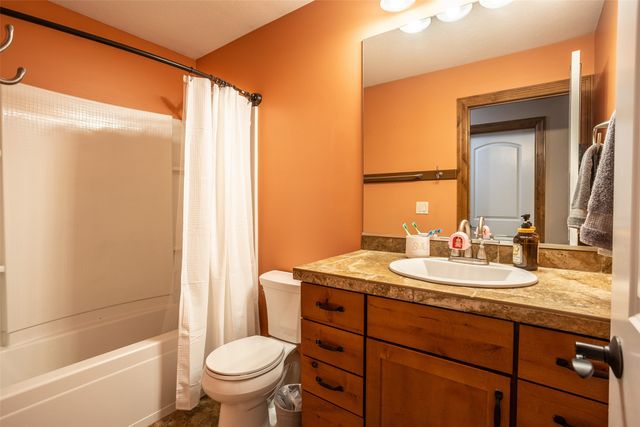 2202 Hearthstone Circle SW, Altoona, IA 50009
