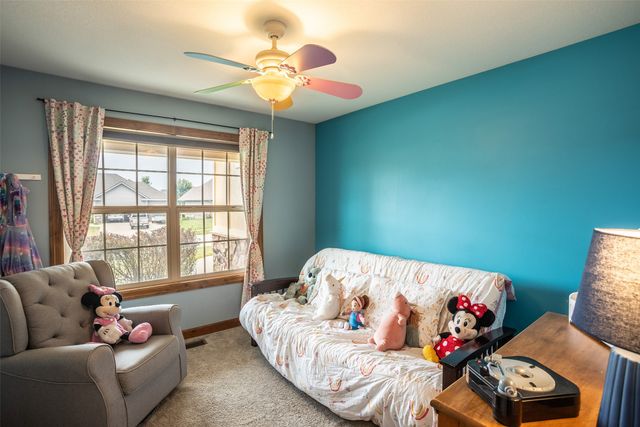 2202 Hearthstone Circle SW, Altoona, IA 50009