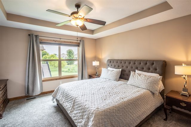 2202 Hearthstone Circle SW, Altoona, IA 50009