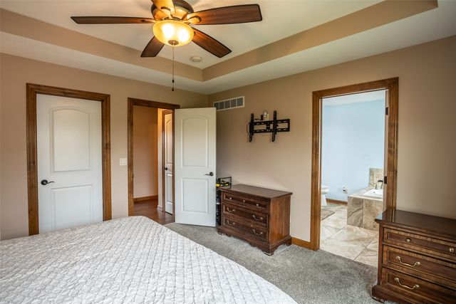 2202 Hearthstone Circle SW, Altoona, IA 50009
