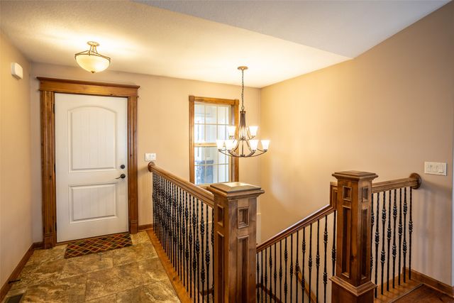 2202 Hearthstone Circle SW, Altoona, IA 50009