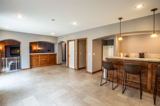 2202 Hearthstone Circle SW, Altoona, IA 50009