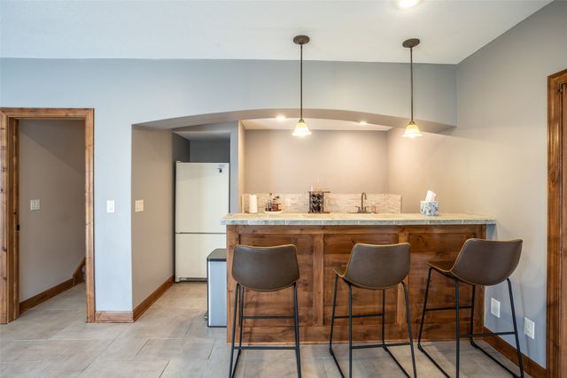 2202 Hearthstone Circle SW, Altoona, IA 50009