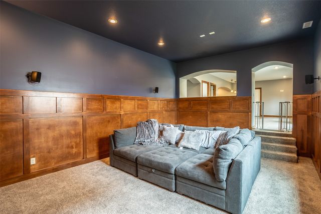 2202 Hearthstone Circle SW, Altoona, IA 50009
