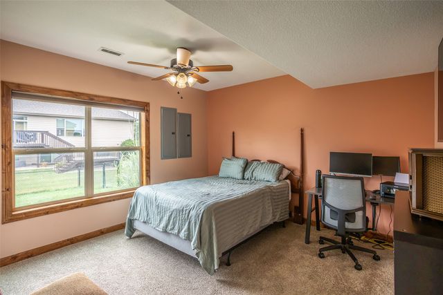 2202 Hearthstone Circle SW, Altoona, IA 50009
