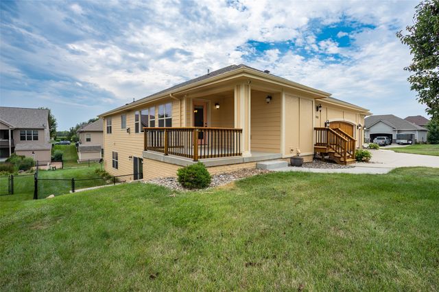 2202 Hearthstone Circle SW, Altoona, IA 50009