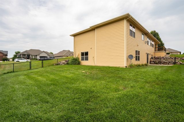2202 Hearthstone Circle SW, Altoona, IA 50009