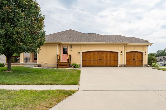 2202 Hearthstone Circle SW, Altoona, IA 50009