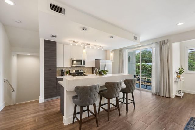 604 North Bluff DR 144, Austin, TX 78745