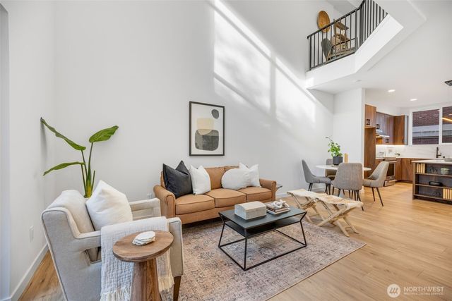 2104 1st Avenue N, Seattle, WA 98109