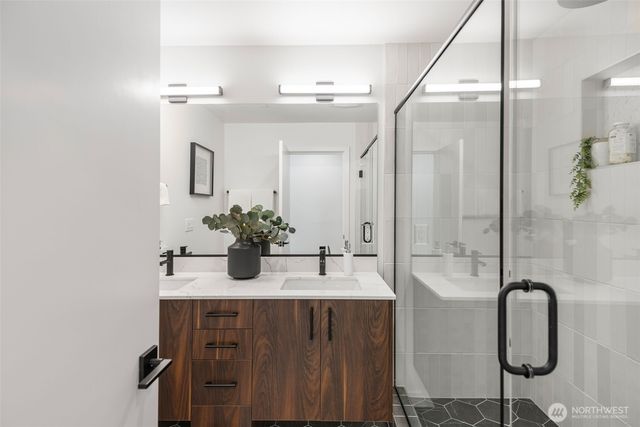 2104 1st Avenue N, Seattle, WA 98109