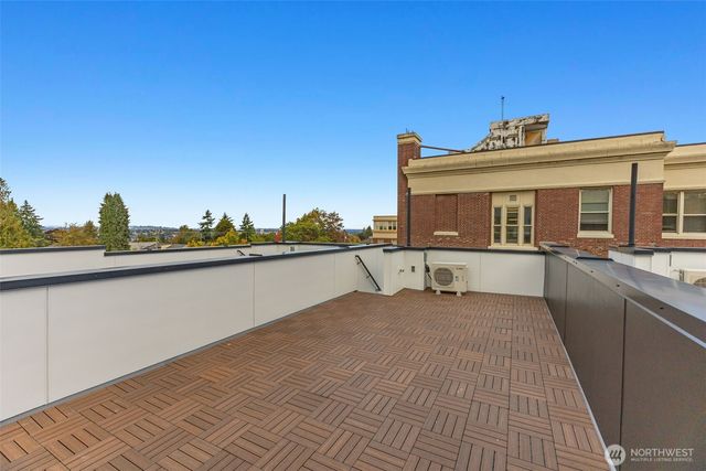 2104 1st Avenue N, Seattle, WA 98109