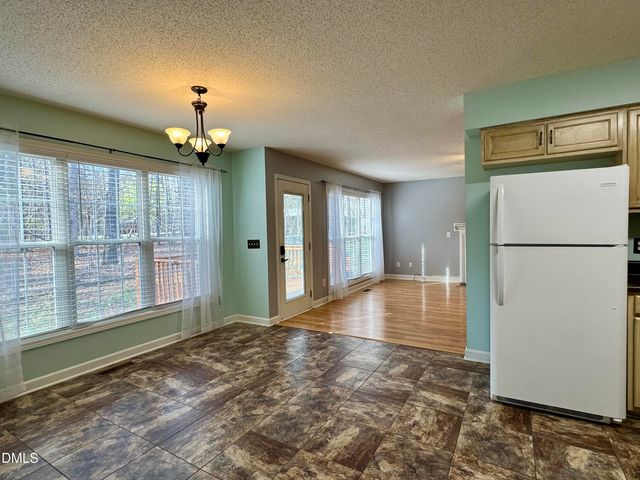 110 Hoskins Circle, Burlington, NC 27215