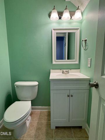 110 Hoskins Circle, Burlington, NC 27215