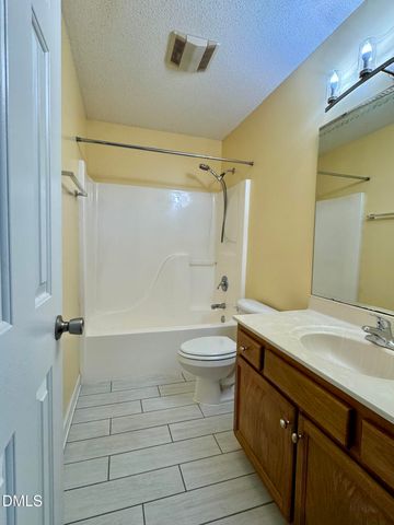 110 Hoskins Circle, Burlington, NC 27215