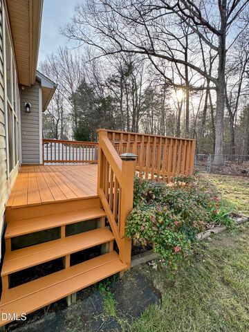 110 Hoskins Circle, Burlington, NC 27215