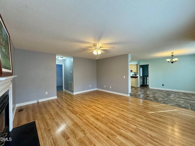 110 Hoskins Circle, Burlington, NC 27215